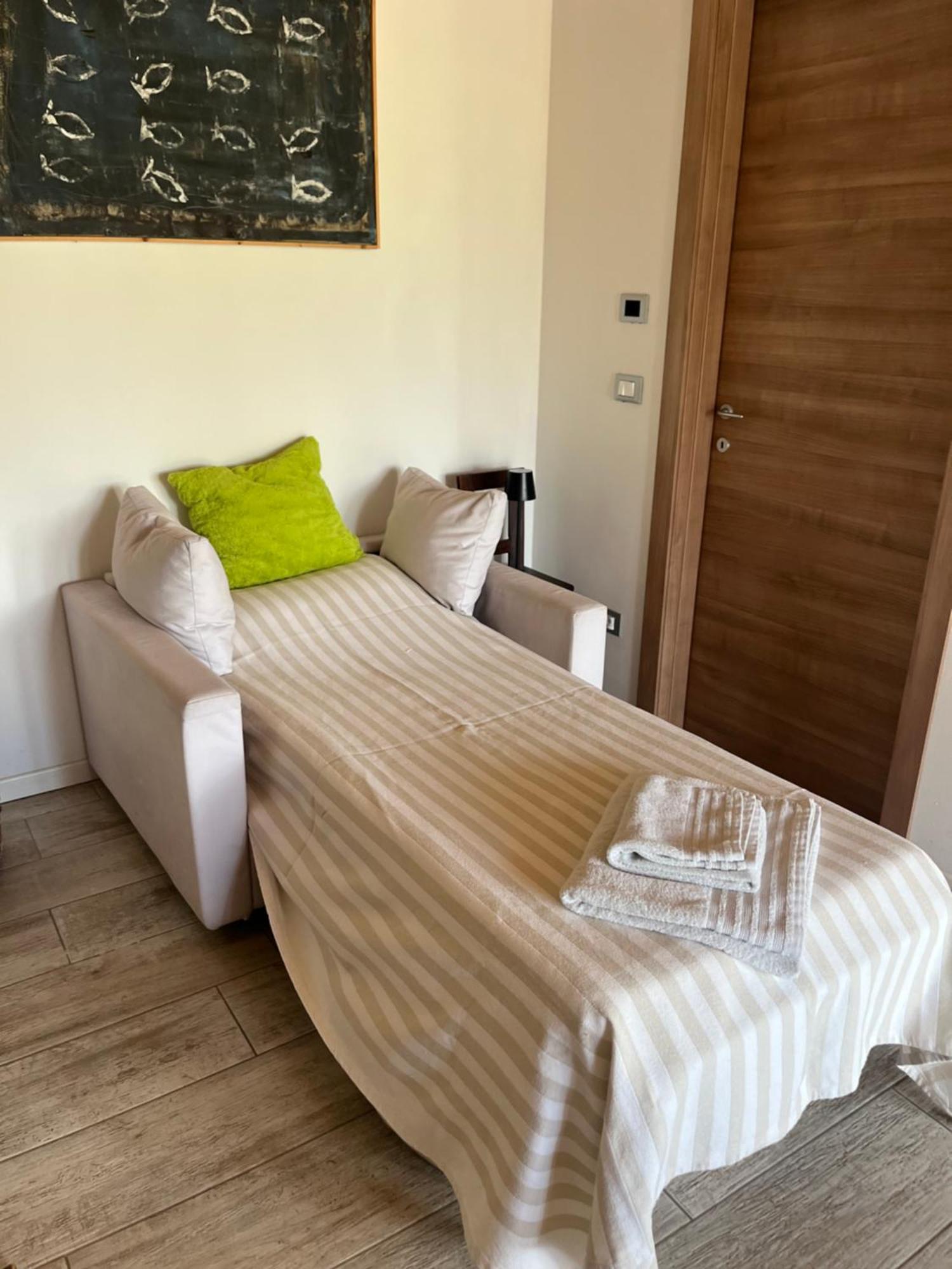 B&B Rooms 蒙卡沃 外观 照片
